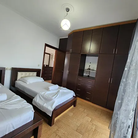Mihal * Sarandë