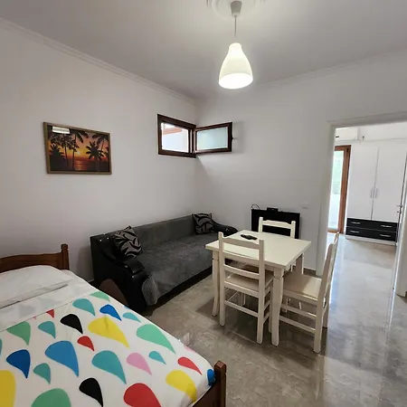 Mihal Sarandë